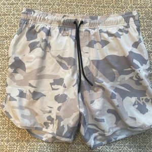 NFQ men’s large hyperactive training shorts.